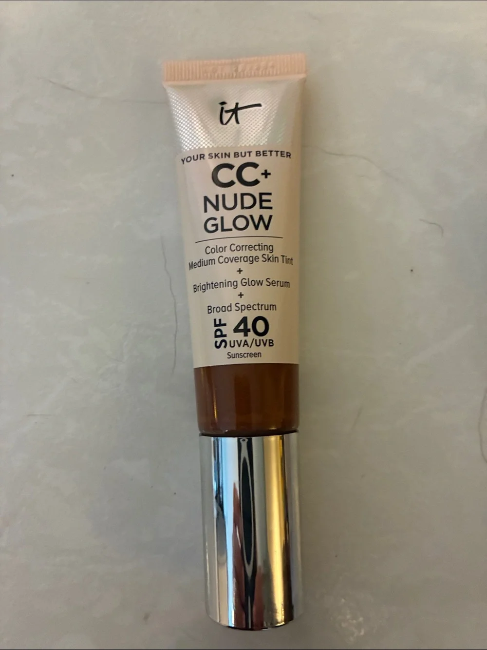 it cosmetics CC+ Nude Glow Skin Tint - Nude Glow (Beige)